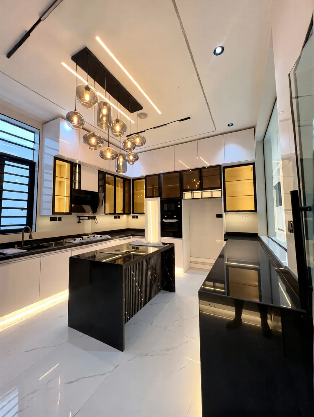 Stunning 5-Bed Duplex with Pool & BQ in Prime Lekki