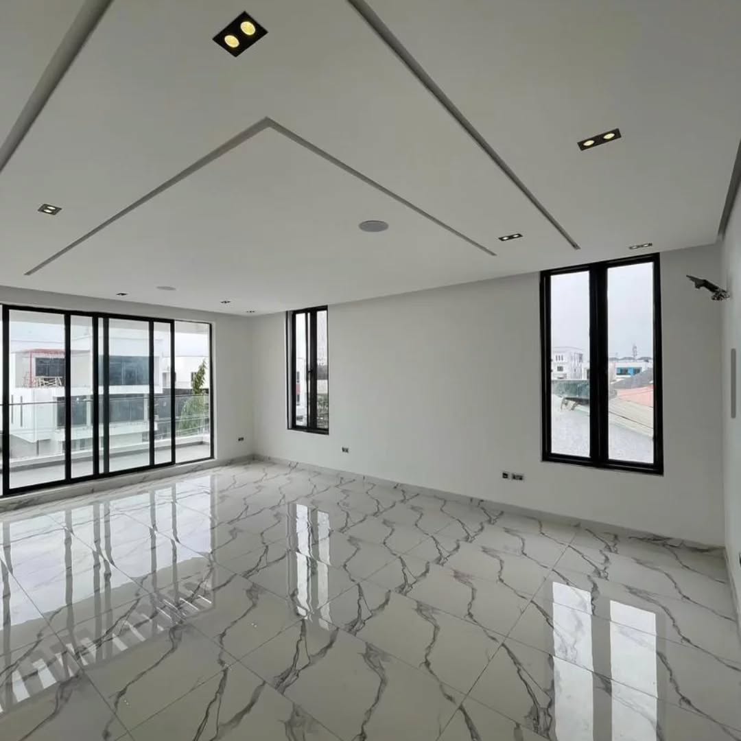 Lekki’s Ultimate 5-Bed Cinema & Pool Paradise