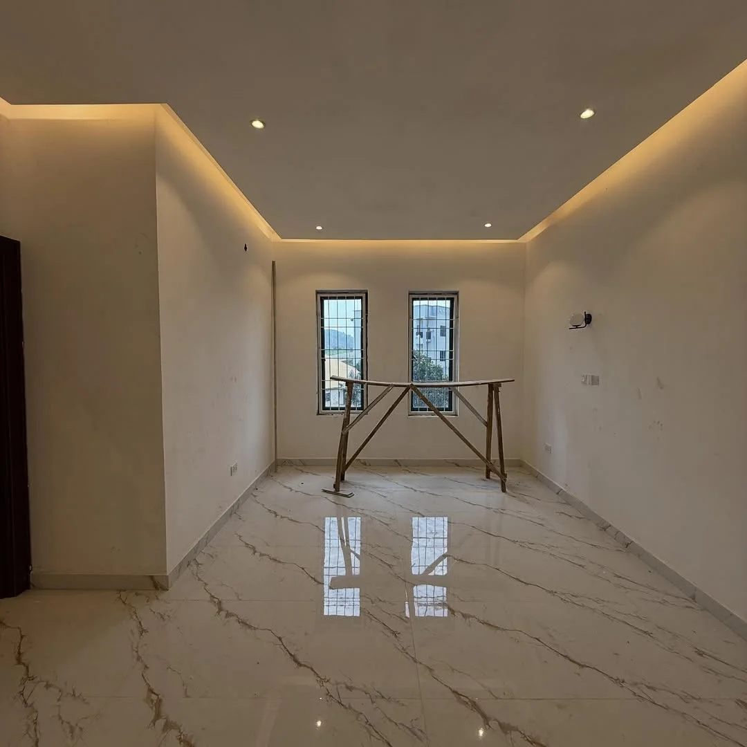 Exquisite 5-Bedroom Terrace Duplex with BQ in Garki