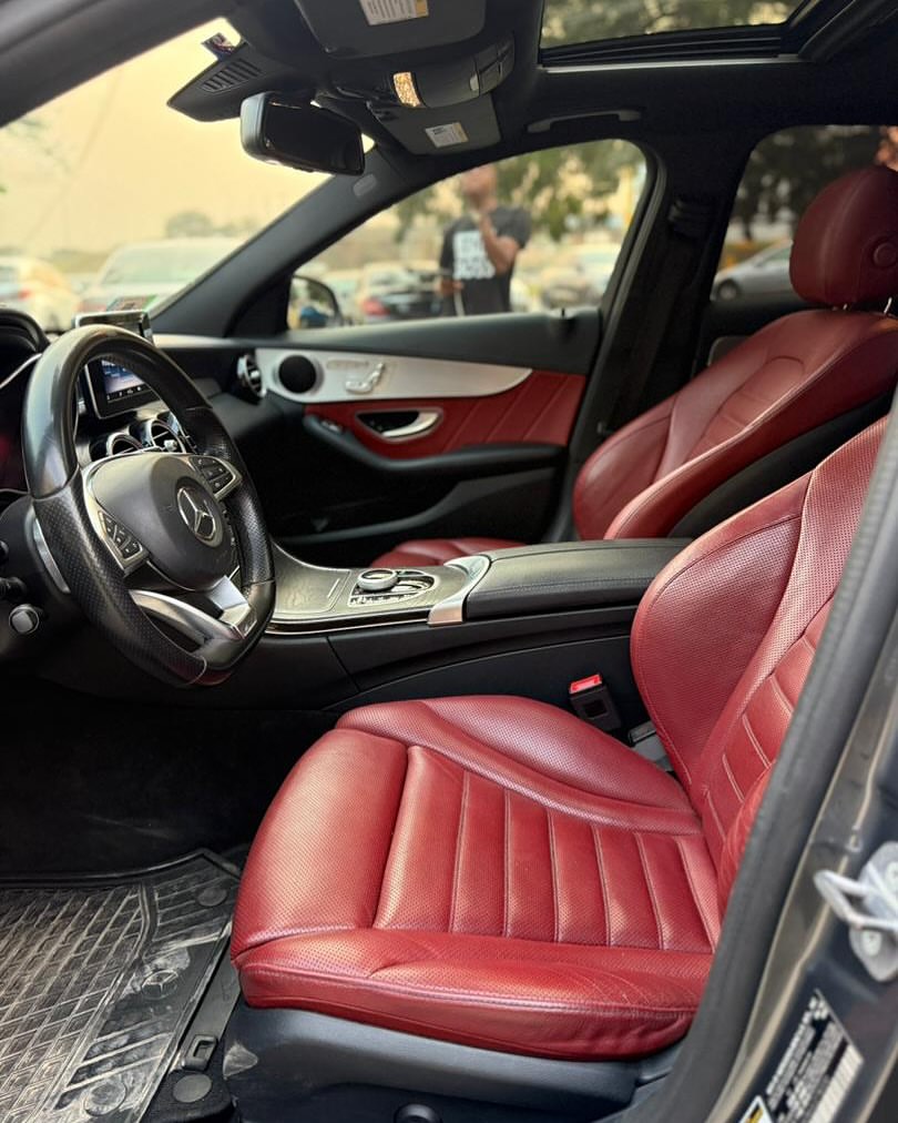 2018 Mercedes-AMG C43: Red Interior, Keyless, Sunroof