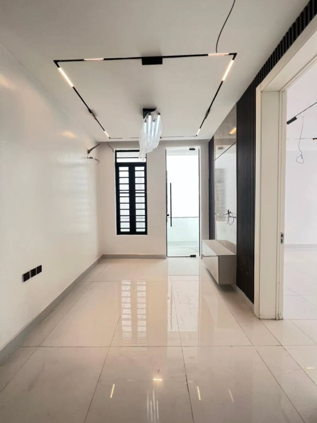 Lekki Phase 1 Grandeur: 5-Bed Duplex with Pool & Cinema