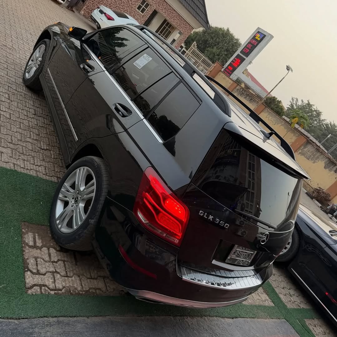 Luxury SUV: Low-Mileage & Duty-Paid