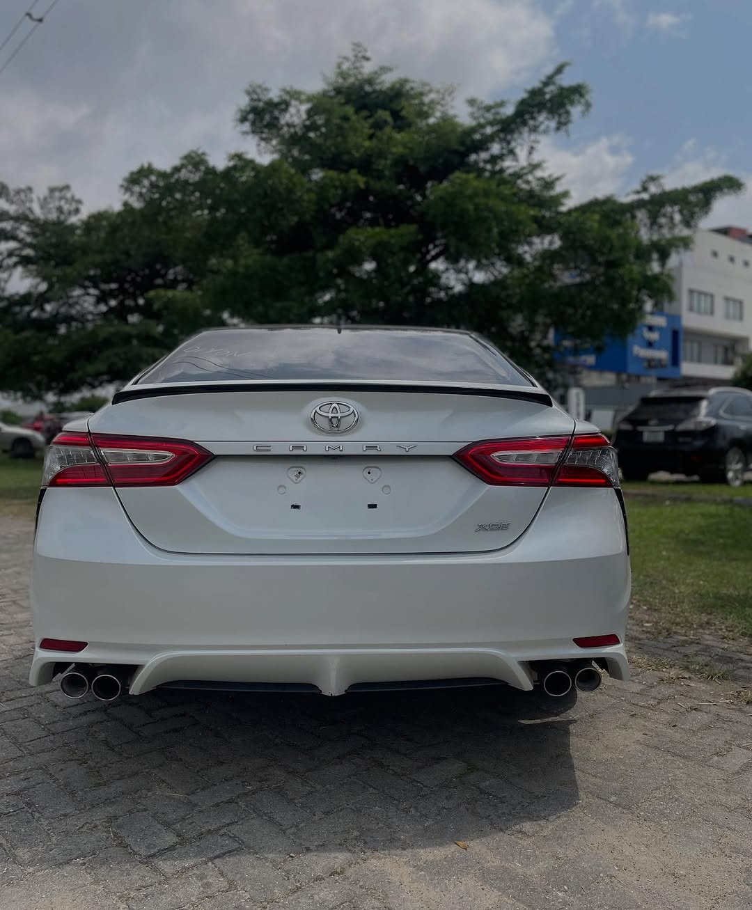 2020 Camry XSE: Panoramic Sunroof & Premium Tech