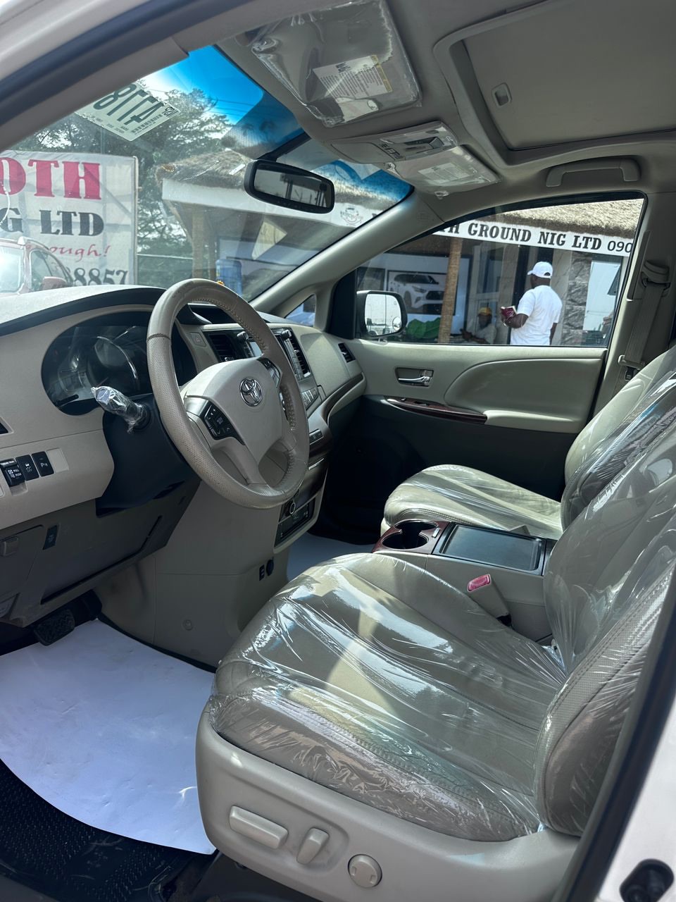 Reliable 2012 Sienna XLE: Family Luxury for ₦23.5M