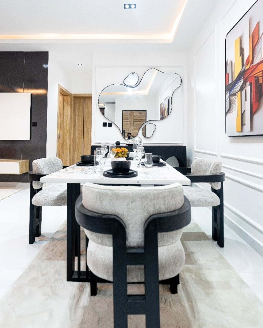 Elevator Luxury: 3 & 2 Beds with Pool in Lekki Phase 1