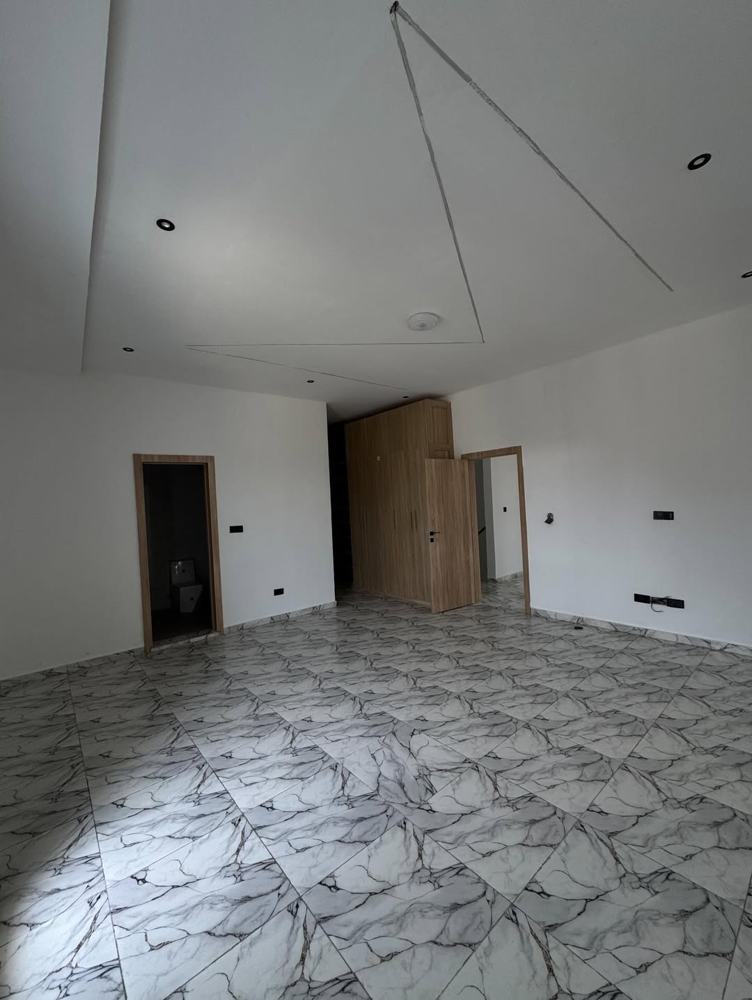 Ultramodern 4-Bedroom Duplex with Jacuzzi & Private Compound