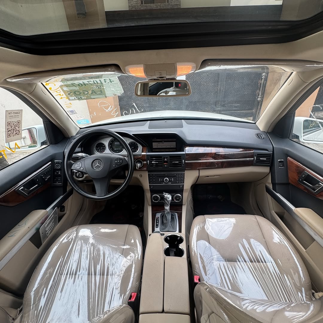 Luxury GLK 350: Your Festive Dream Drive