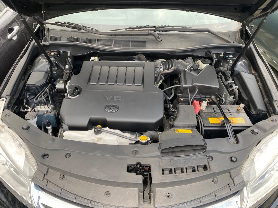 2015 Camry XLE V6: Black Leather, Thumb Start, 22M