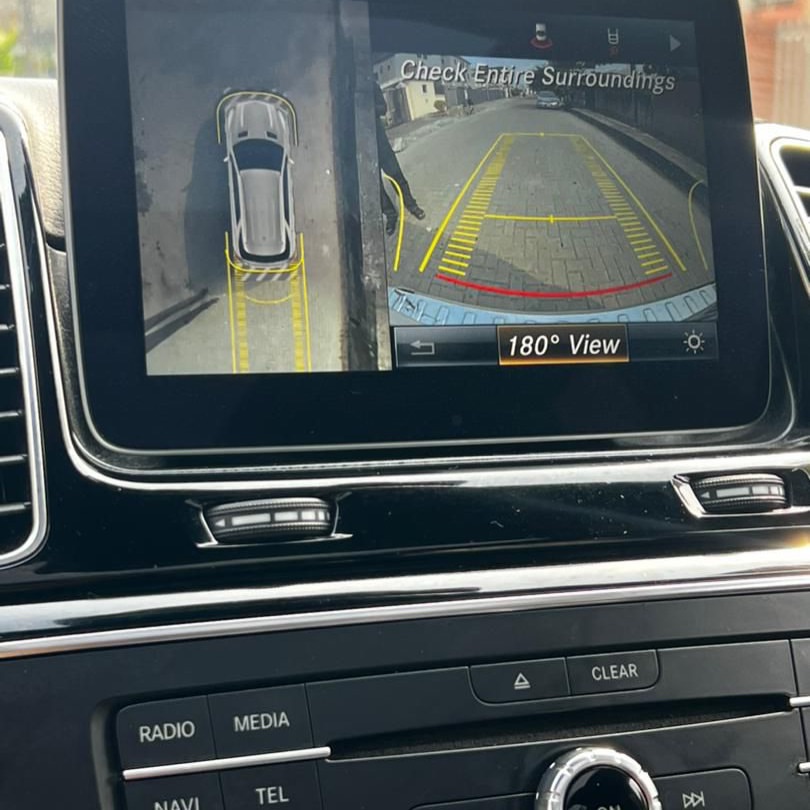 Luxury SUV: 2016 GLE 350 w/ Panoramic Roof & Tech