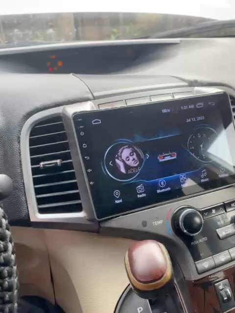 Distress Sale: 2010 Venza, 9.3m Drive