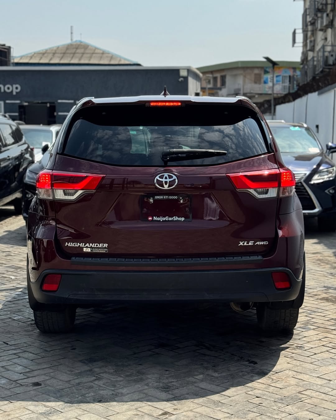 2017 Toyota Highlander XLE AWD: Luxury & Safety, Duty Paid