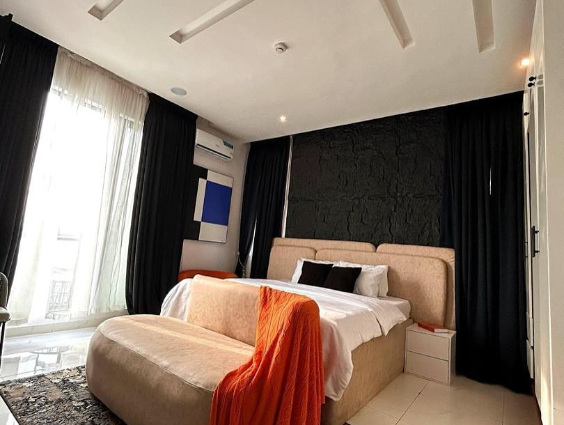 Smart 2-Bed Alexa Home with Pool & Chef