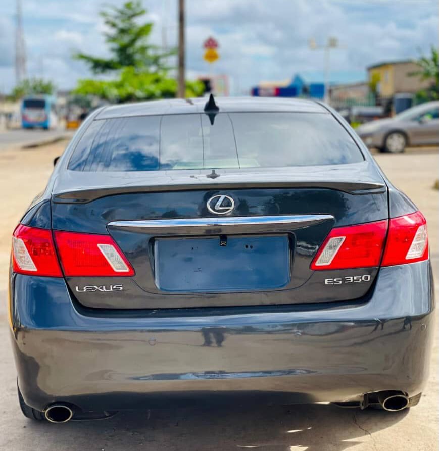Luxury Lexus ES 350: Drive Away Today