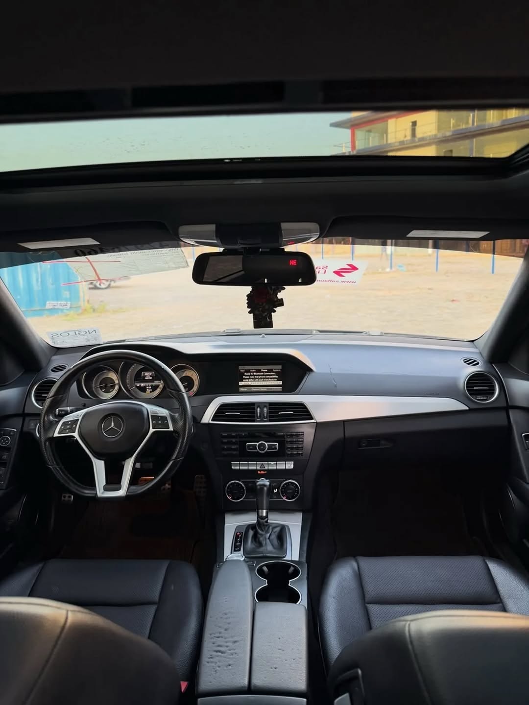 Luxury AWD Mercedes C300: Power & Prestige