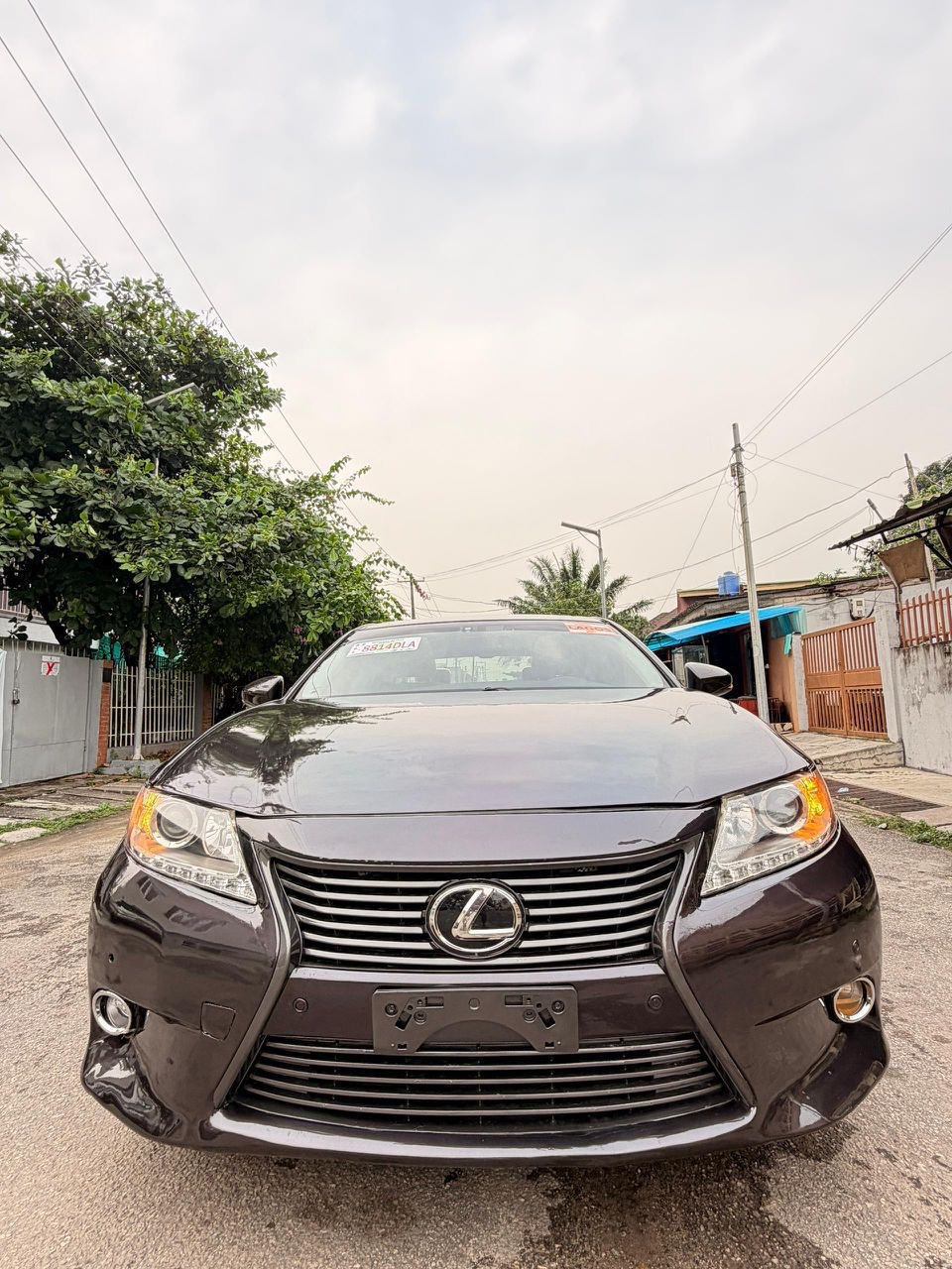 Luxury Lexus ES350: Pristine & Fully Loaded