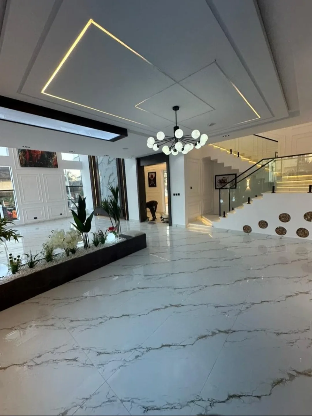 VGC Estate Gem: 5-Bed Poolside Smart Home