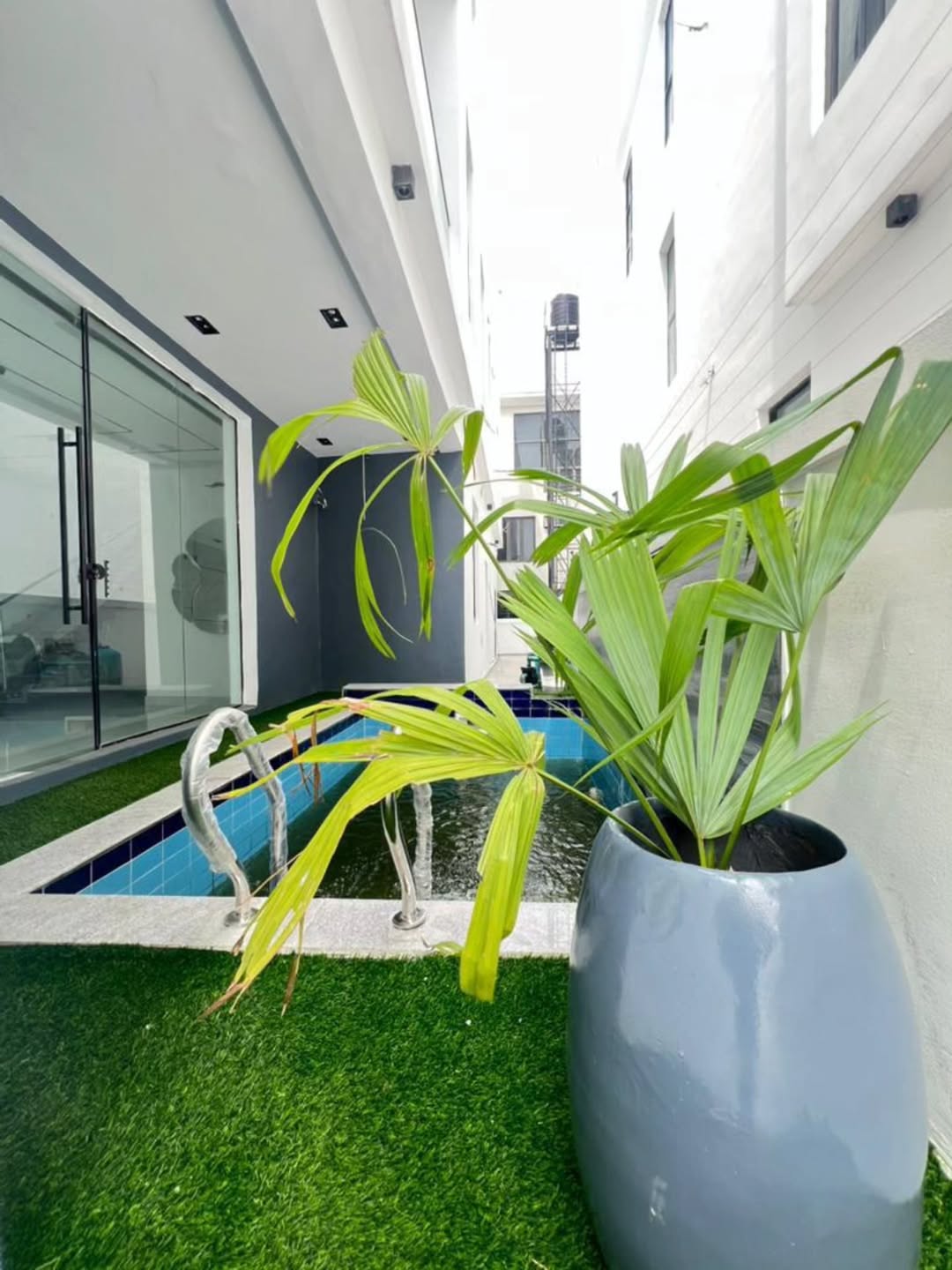 Lekki Phase 1 Grandeur: 5-Bed Duplex with Pool & Cinema