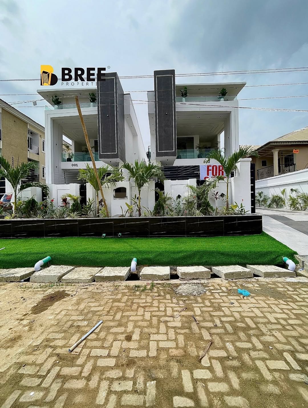 Stunning 5-Bed Ikota Estate Gem with Pool & Gym