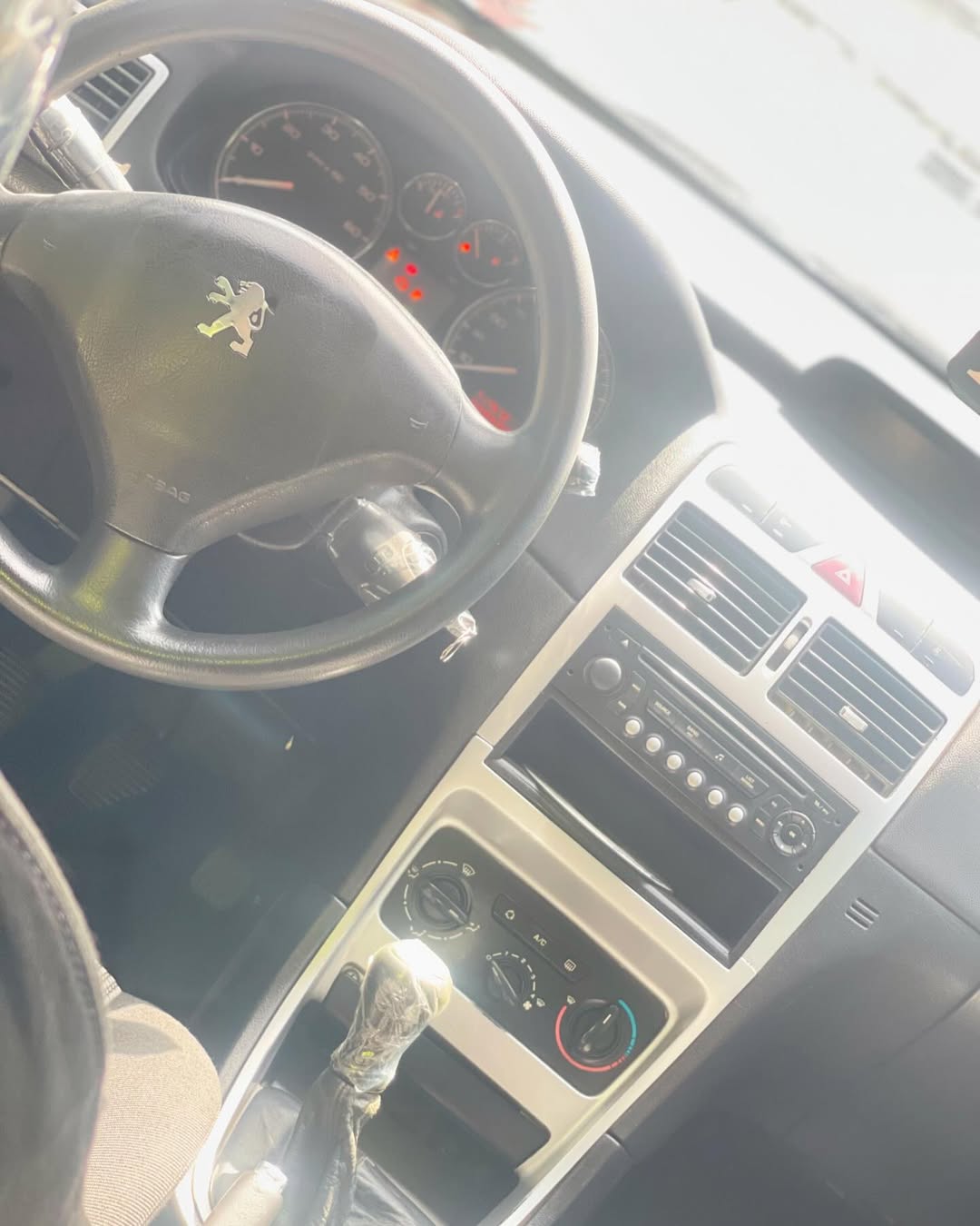 Fuel-Saving Peugeot 307: Style & Comfort, Manual Thrill