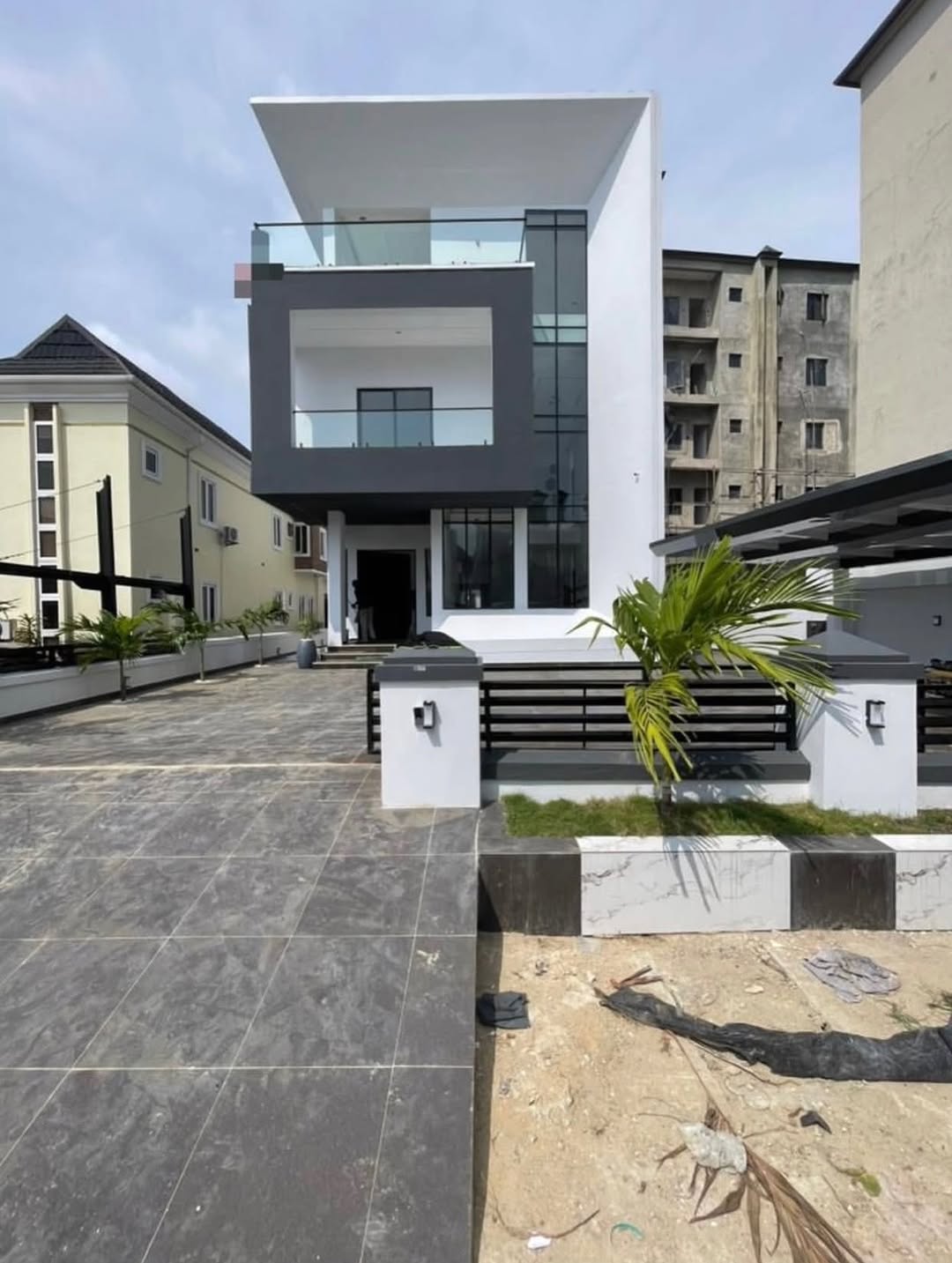 Opulent 6-Bed Duplex with Private Pool & Cinema