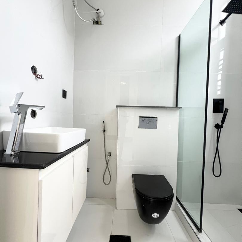 Exclusive 5BR Duplex with Pool & Jacuzzi in Chevron Lekki