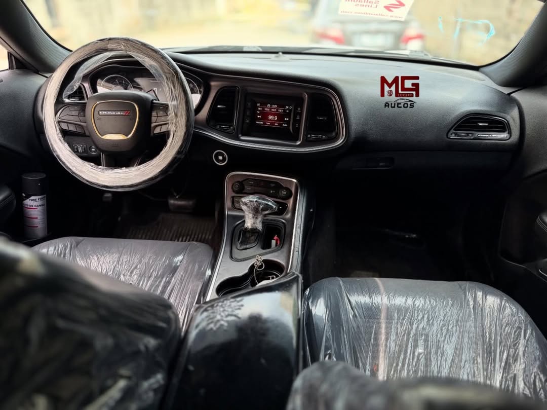 2017 Dodge Charger: Bold Power, Modern Luxury