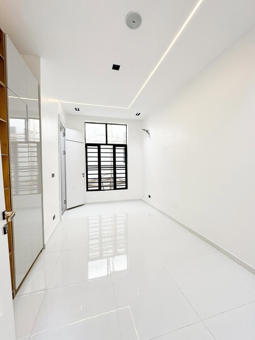 Stunning 5-Bed Duplex with Pool & BQ in Ajah