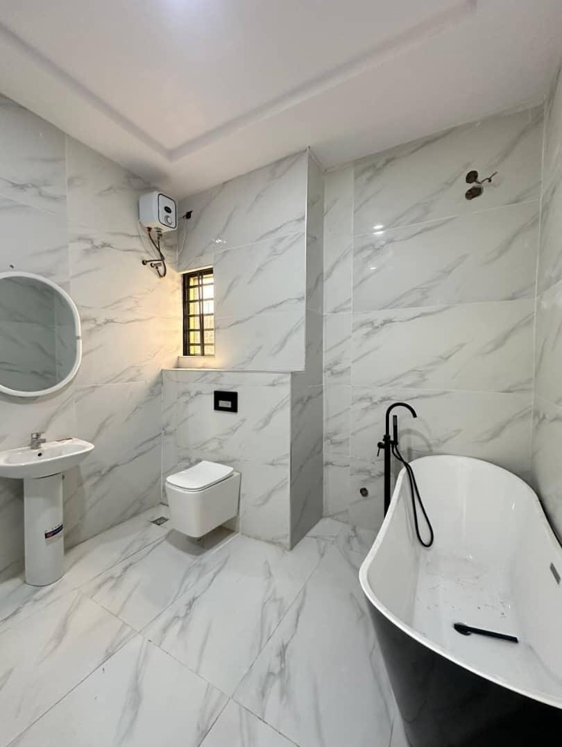 Luxury 5-Bed Duplex with Pool & Rooftop Cinema in Lekki