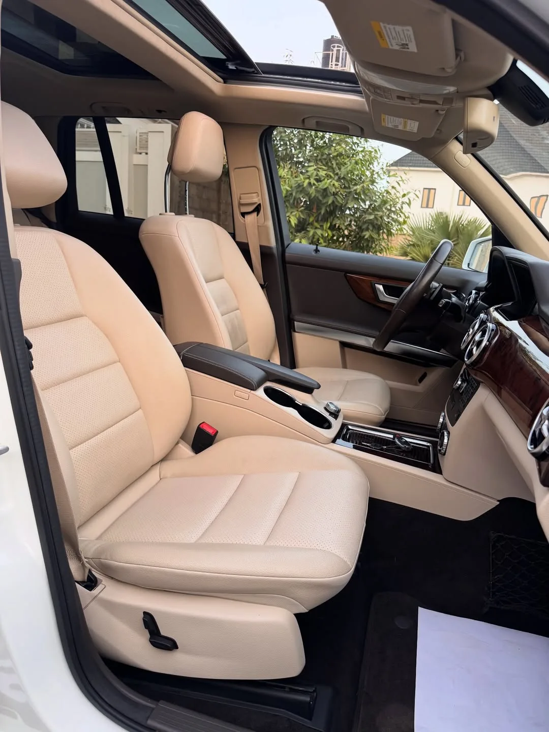 Luxury SUV: 2013 Mercedes GLK350 with Panoramic Roof
