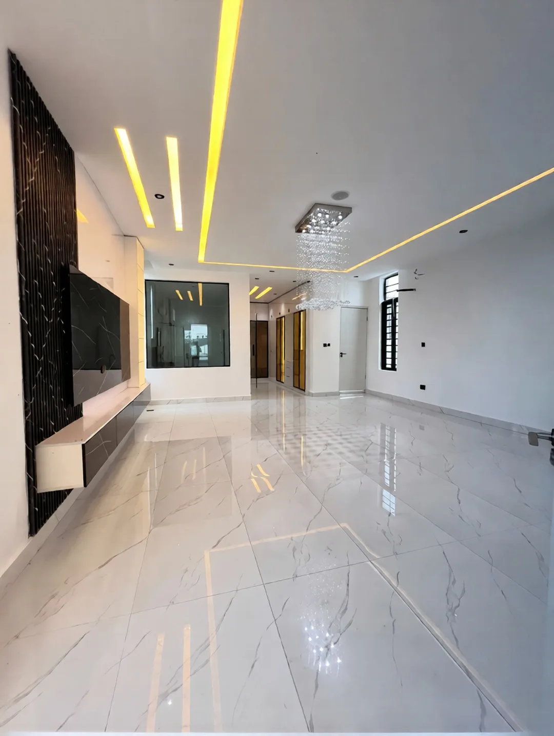 Stunning 5-Bed Duplex with Pool & BQ in Prime Lekki