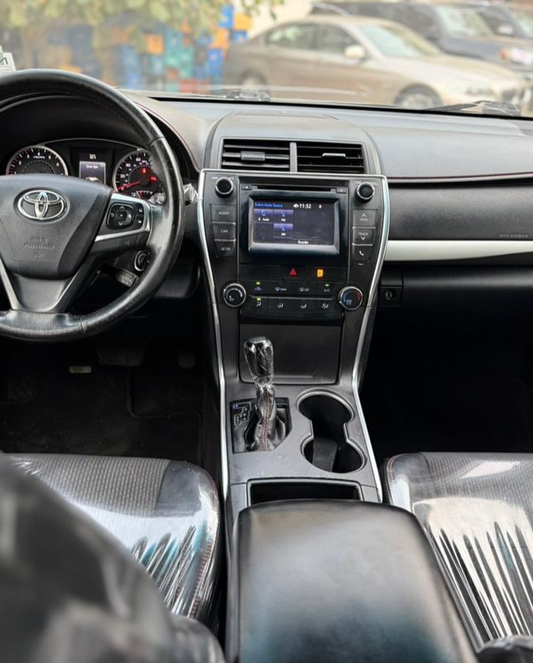 2016 Camry SE: Luxury & Tech, Duty-Cleared & Ready