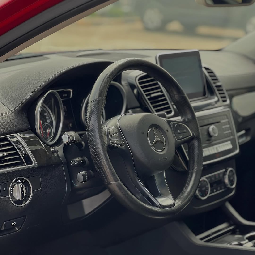 2016 Mercedes GLE460: Red on Black, Pano & 360 Cam