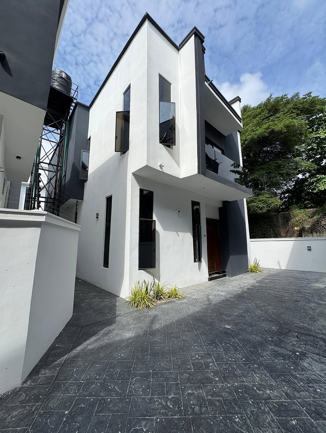 Spacious 4-Bed Duplex with BQ in Lekki’s Secure Estate