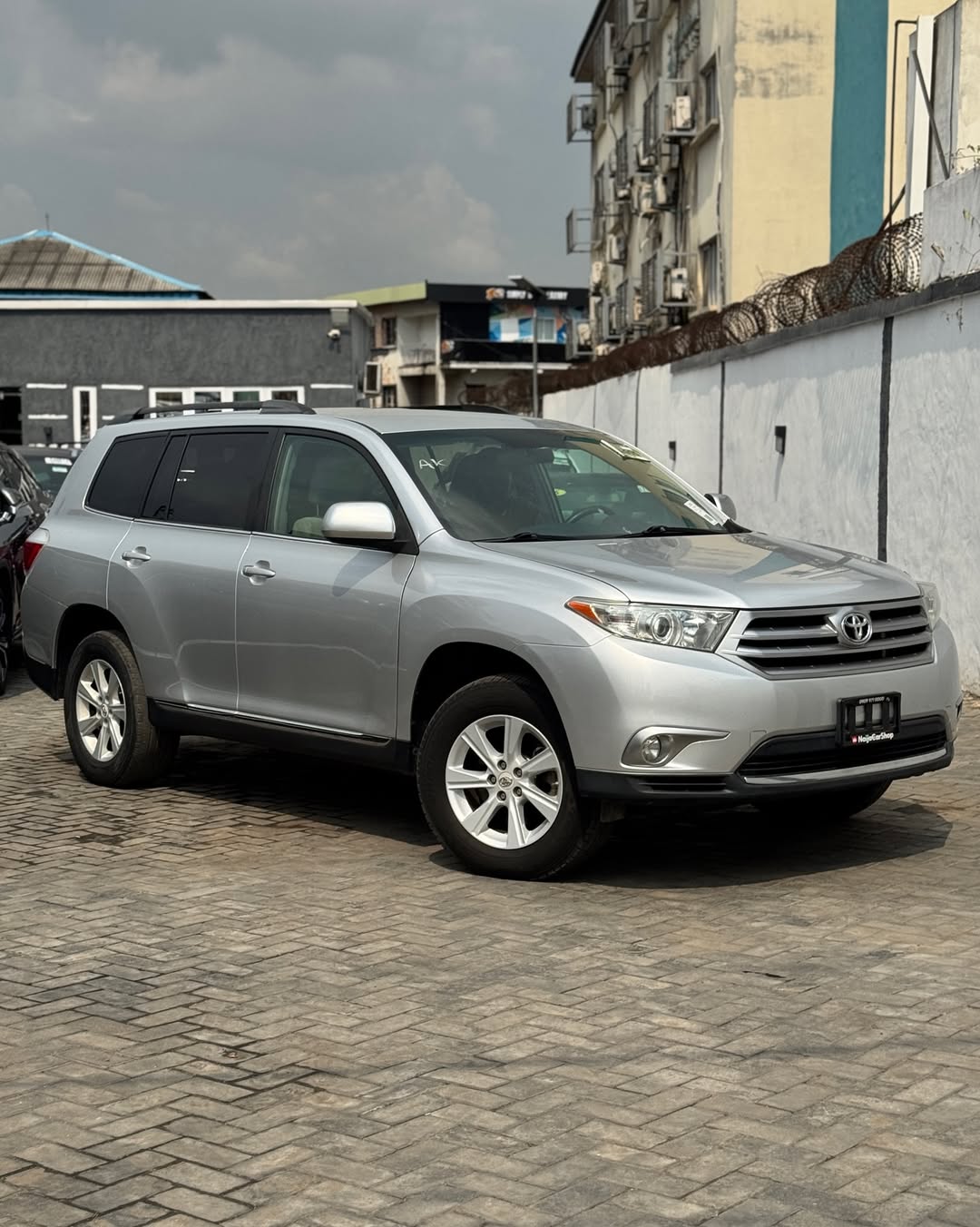 2012 Toyota Highlander V6 AWD: Import Duty Paid & Ready!