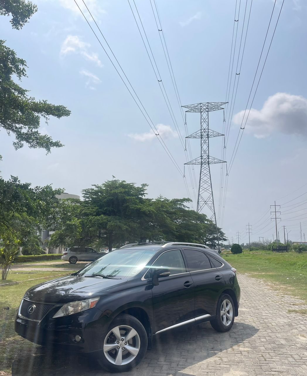 Luxury 2010 Lexus RX350: Tech & Style for 19.5M