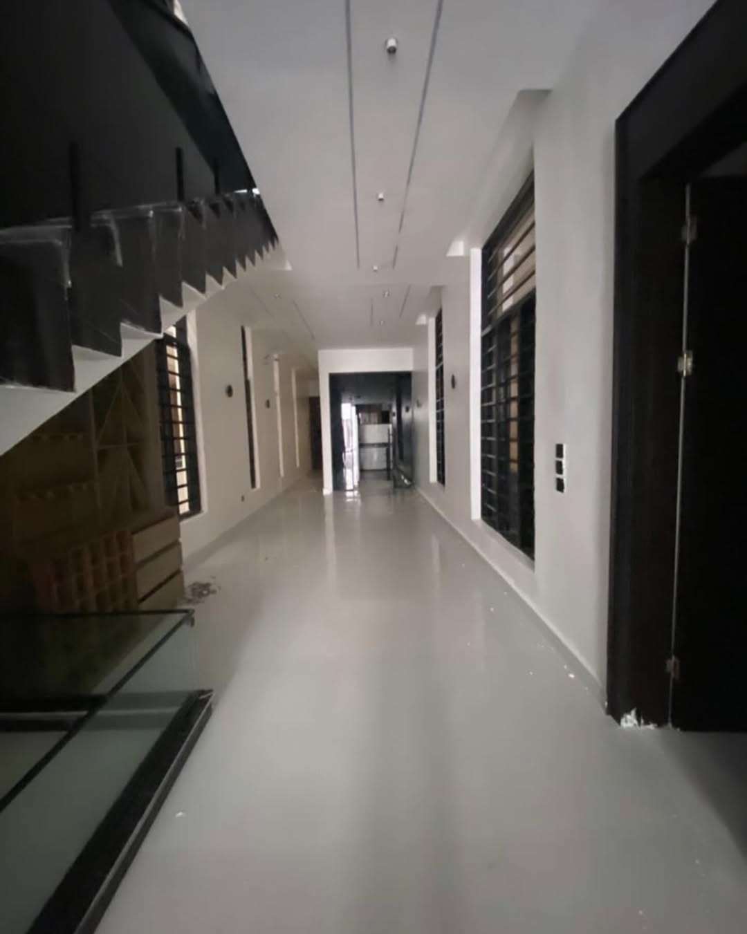 Lekki’s Finest: 5-Bed Poolside Haven with BQ