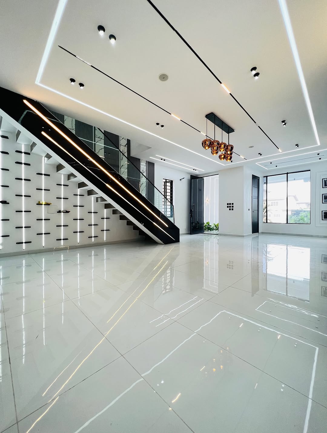 Sleek 5-Bed Duplex with Rooftop Cinema & Pool