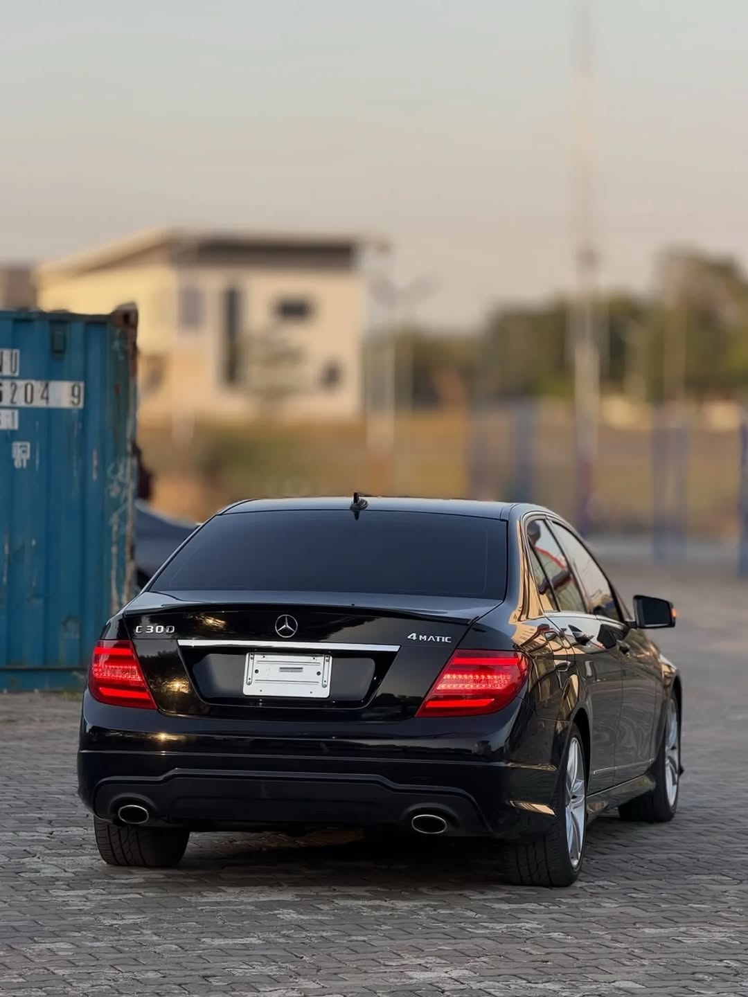 Luxury AWD Mercedes C300: Power & Prestige