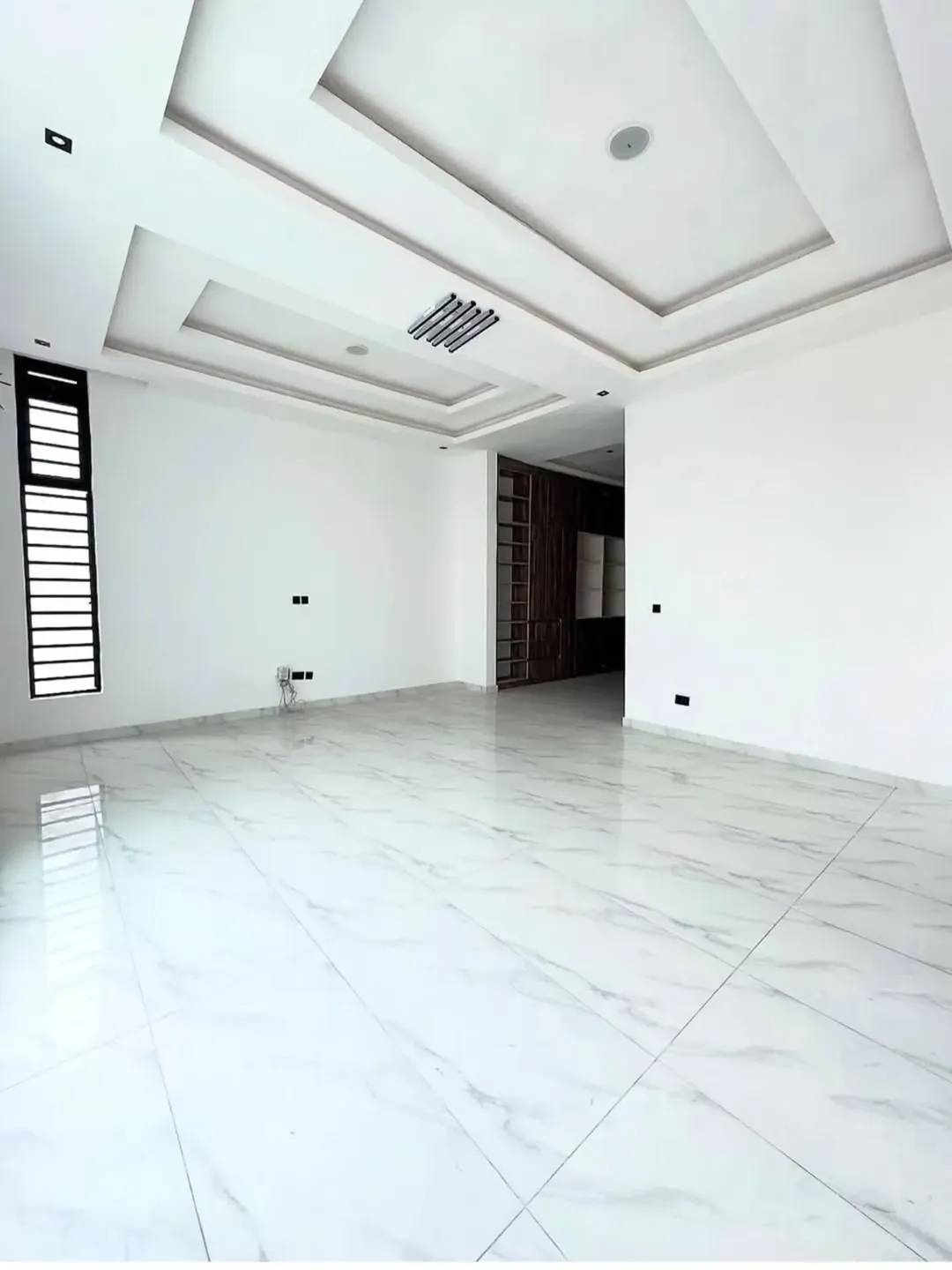 Exquisite 5-Bedroom Duplex with Smart Luxury in Osapa Lekki