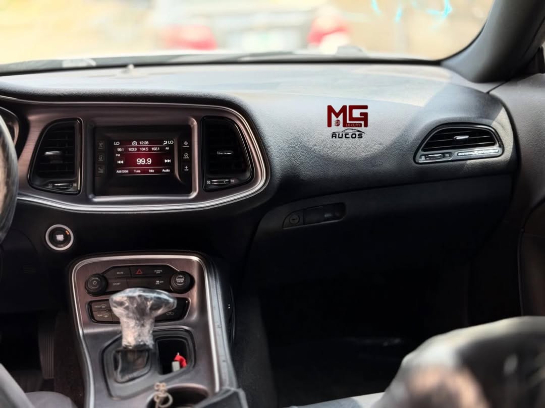 2017 Dodge Charger: Bold Power, Modern Luxury