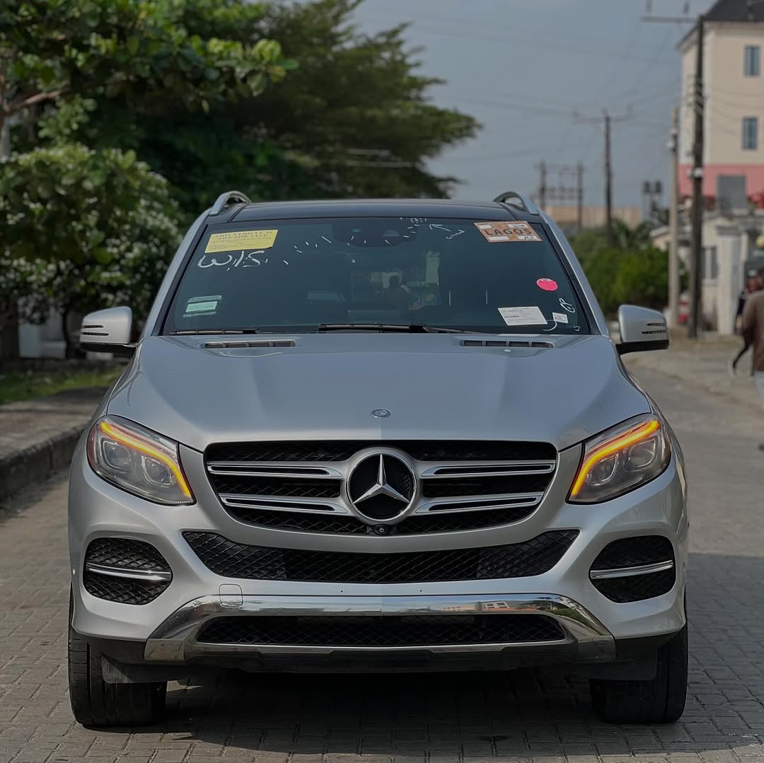 2016 Mercedes GLE350: Pano Roof & 360 Cam