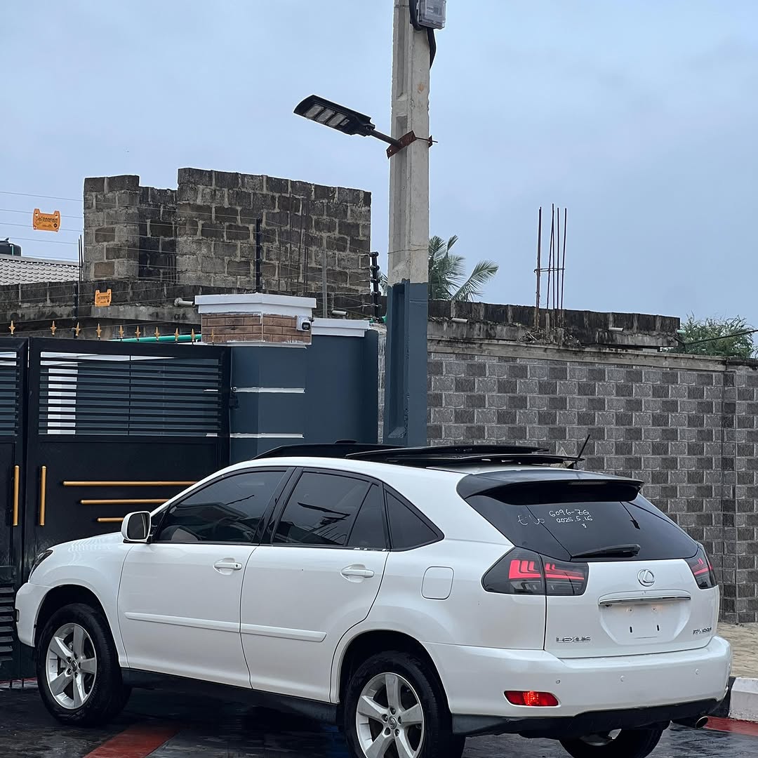 2006 Lexus RX330: Japan-Spec Luxury, Like New