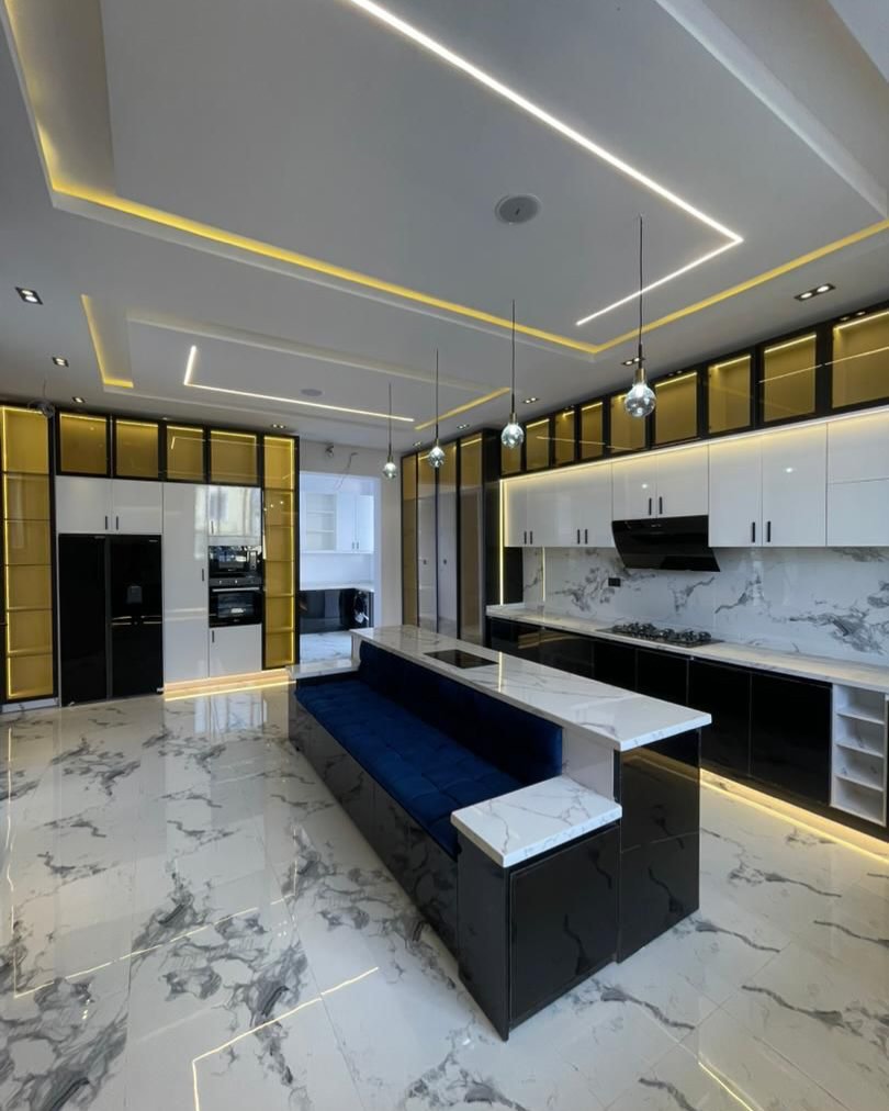 Spacious 5-Bedroom Duplex with Cinema & Pool in VGC