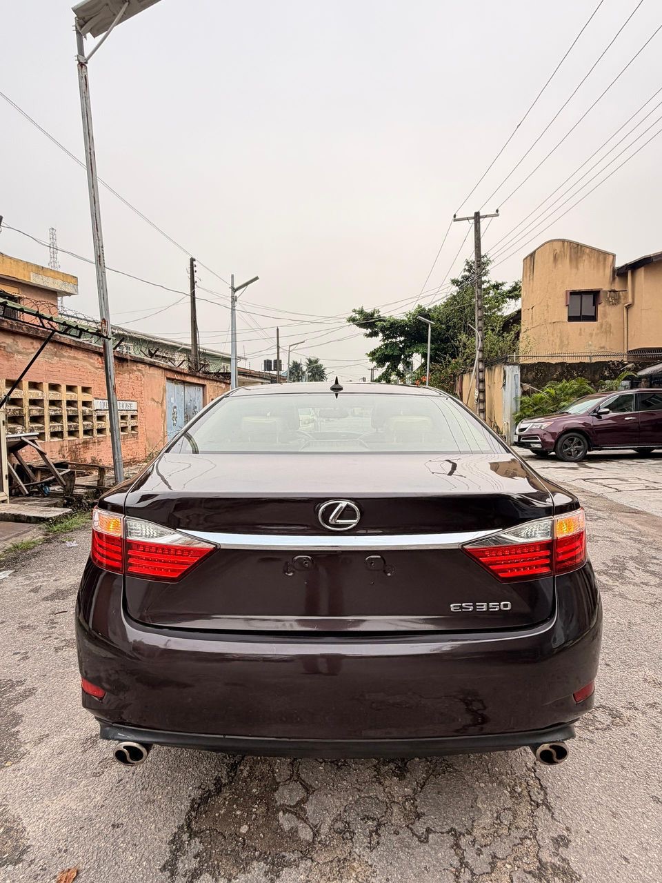 Luxury Lexus ES350: Pristine & Fully Loaded