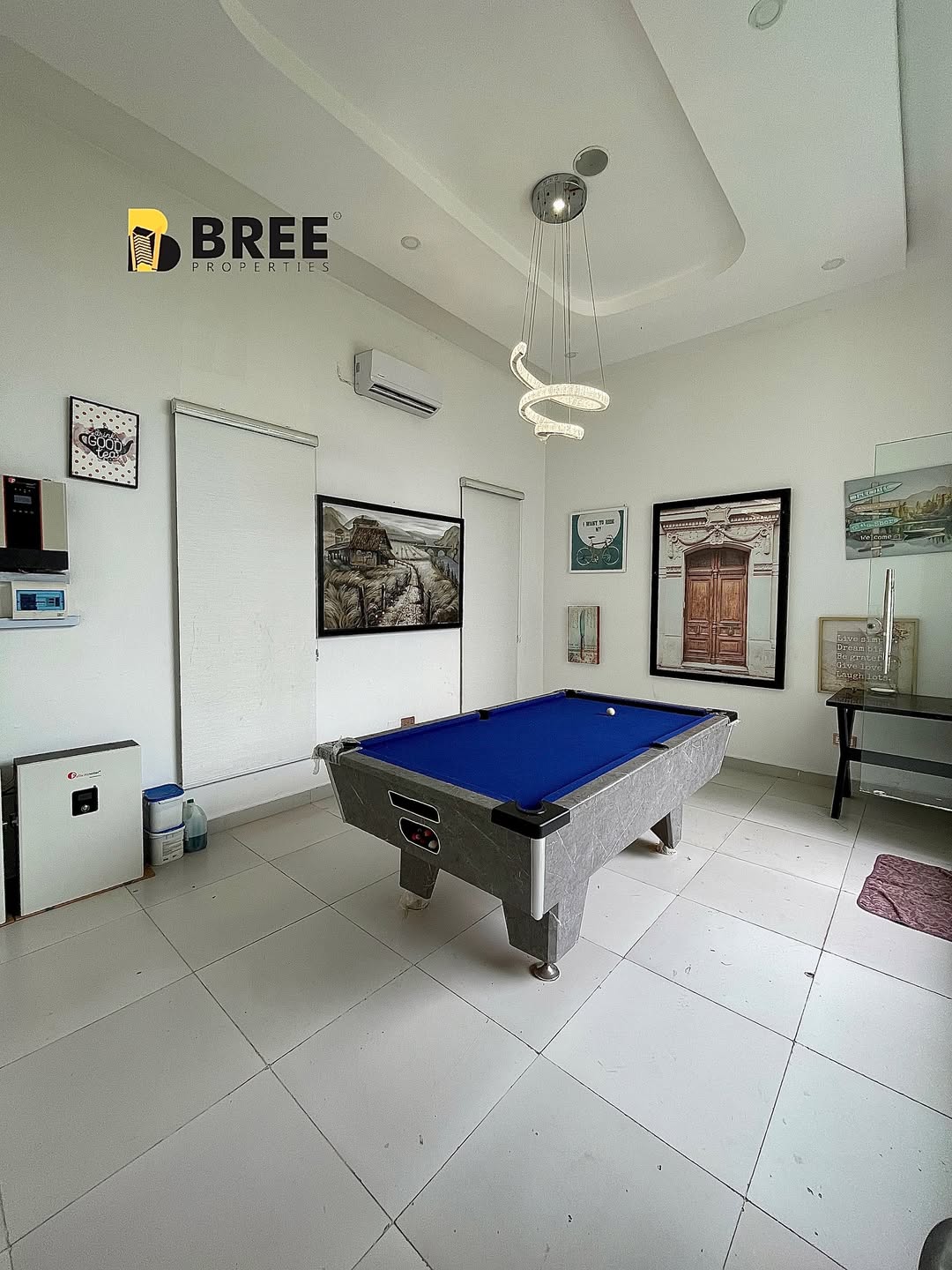 Opulent 5-Bed Haven with Pool & BQ in Osapa