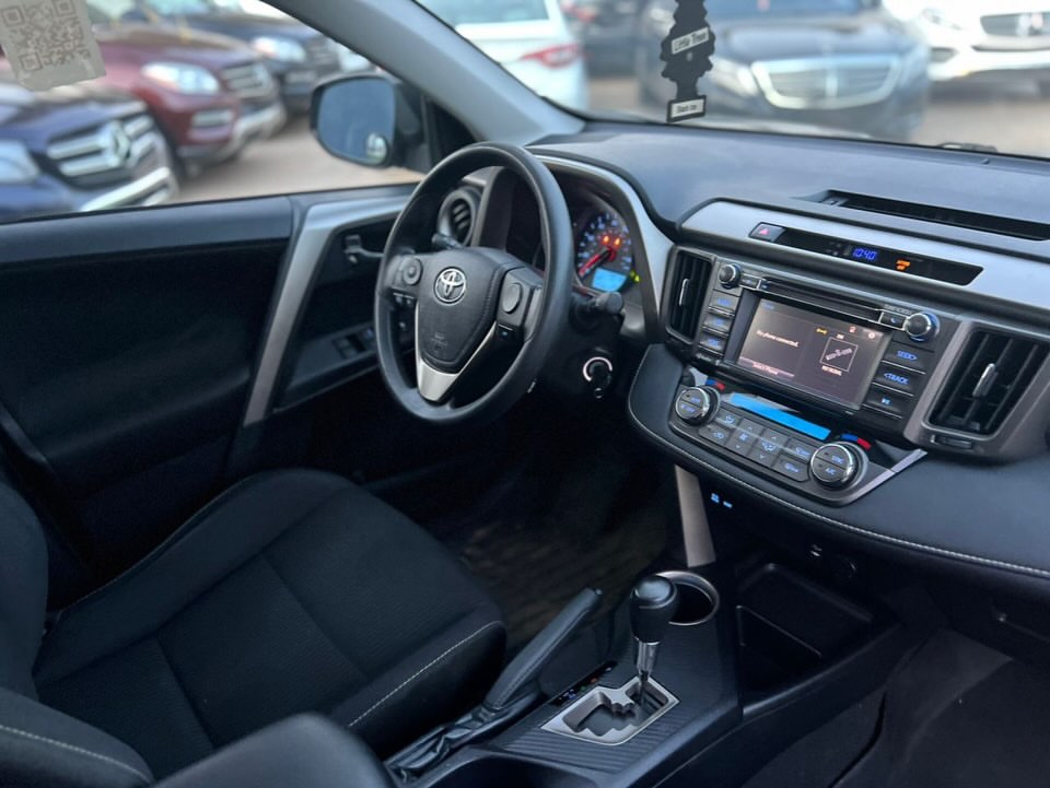 2014 RAV4: Unstoppable 24.5 MPG SUV