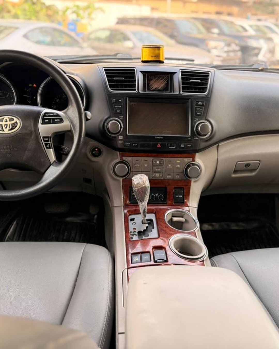 2012 Toyota Highlander: Fully Loaded Luxury SUV