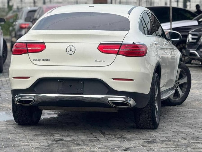 Stunning GLC300 Coupe: Red/Black Luxury, Installments Available