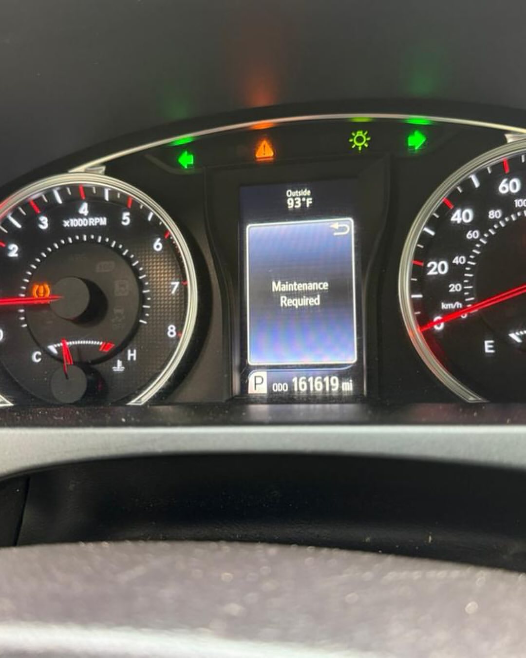 2016 Toyota Camry SE: Luxury Meets Value, Duty-Cleared