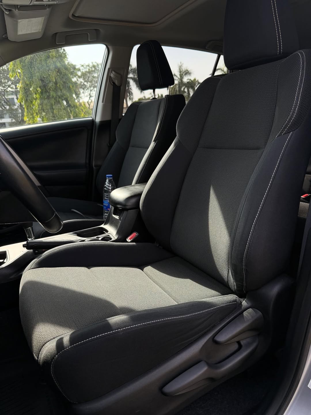 2016 Toyota RAV4 XLE: Luxury SUV, Nationwide Delivery